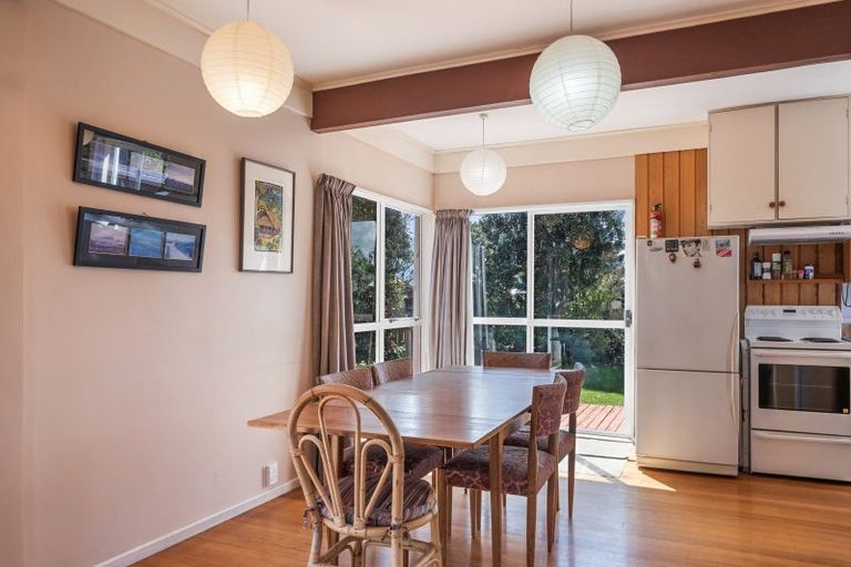 Photo of property in 9 Duncan Street, Waikawa Beach, Levin, 5573