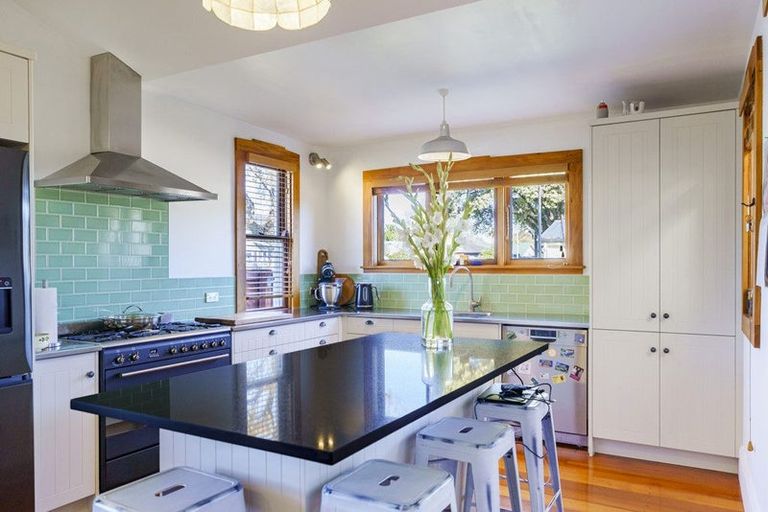 Photo of property in 76 Vigor Brown Street, Napier South, Napier, 4110