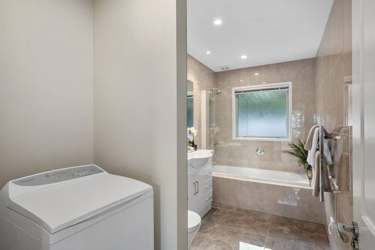 Photo of property in 25d Saltburn Road, Milford, Auckland, 0620