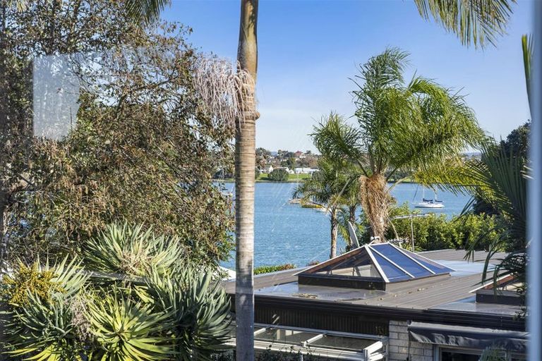 Photo of property in 10 Sanctuary Point, Sunnyhills, Auckland, 2010