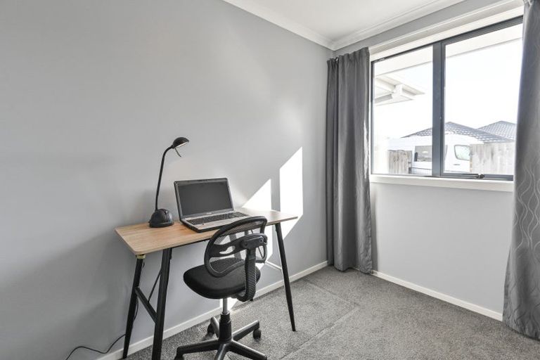 Photo of property in 14 Waitaha Place, Clive, 4102