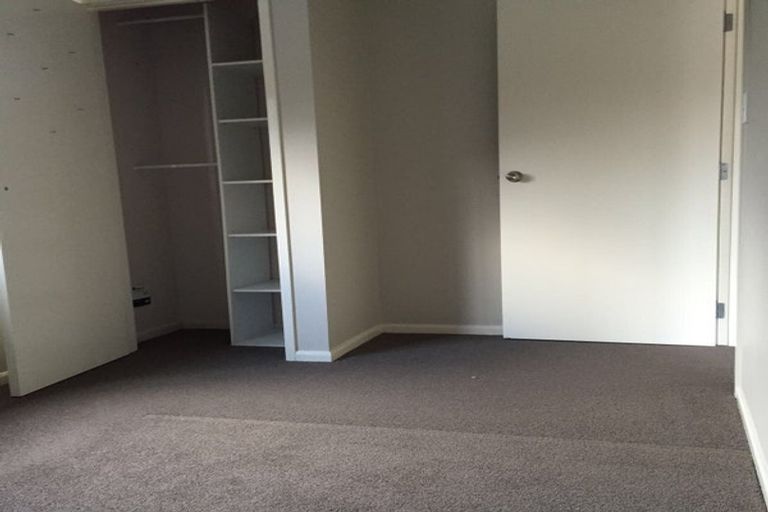 Photo of property in 5 Monet Grove, West Harbour, Auckland, 0618