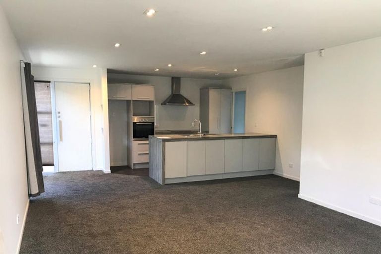 Photo of property in 11a Pinkerton Grove, Newlands, Wellington, 6037