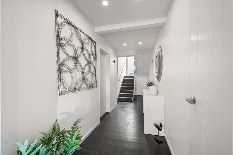 Photo of property in 13 Wilding Avenue, Northcote Point, Auckland, 0627