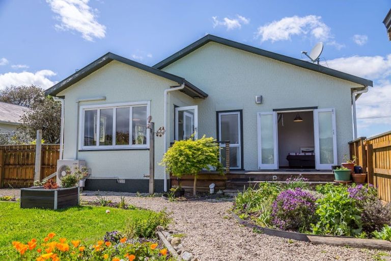 Photo of property in 6 South Featherston Road, South Featherston, Featherston, 5771