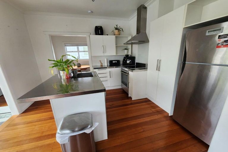 Photo of property in 81 Mangorei Road, Strandon, New Plymouth, 4312