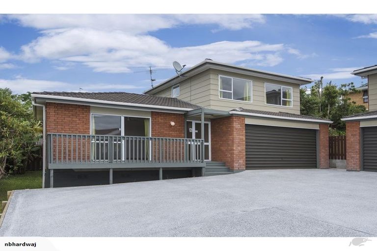 Photo of property in 1/5 Petrel Place, Massey, Auckland, 0614