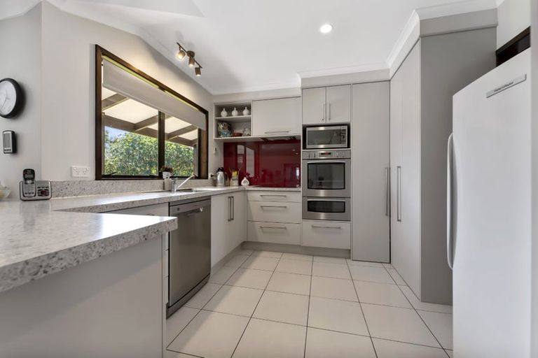 Photo of property in 20 Fairfax Terrace, Frankleigh Park, New Plymouth, 4310