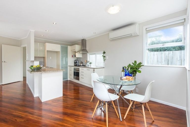 Photo of property in 10 Winifred Avenue, Bayview, Auckland, 0629