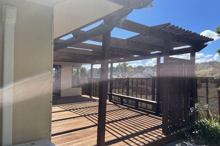 Photo of property in 2 Byblos Place, The Gardens, Auckland, 2105