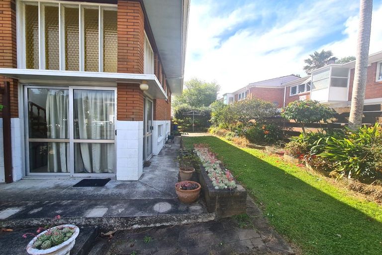 Photo of property in 1/7 Hart Road, Hauraki, Auckland, 0622