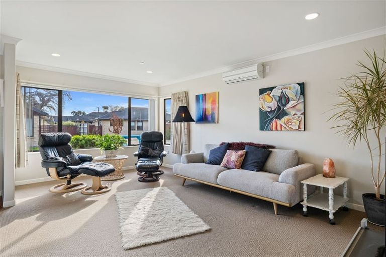 Photo of property in 27 Ian Peter Way, Otaki, 5512