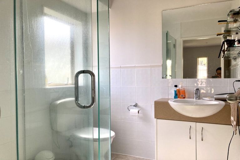 Photo of property in 41 Roy Maloney Drive, Henderson, Auckland, 0612