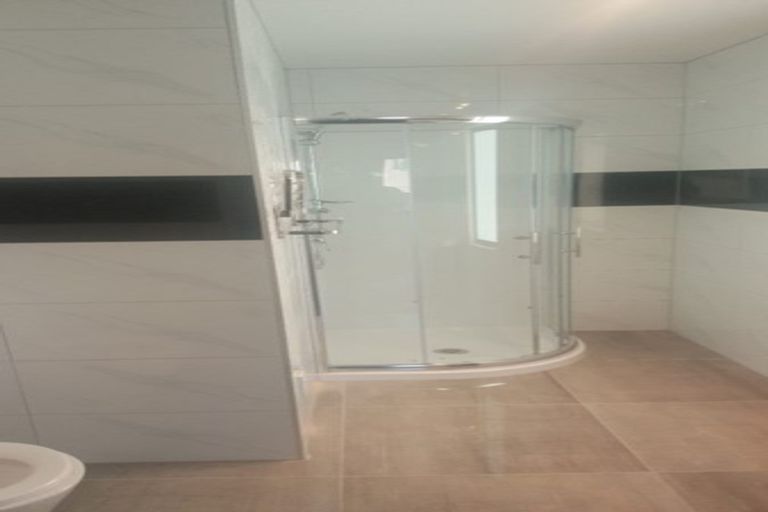 Photo of property in 3 Makora Road, Massey, Auckland, 0614