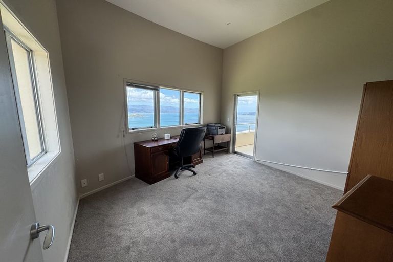 Photo of property in 14 Forbes Lane, Newlands, Wellington, 6037