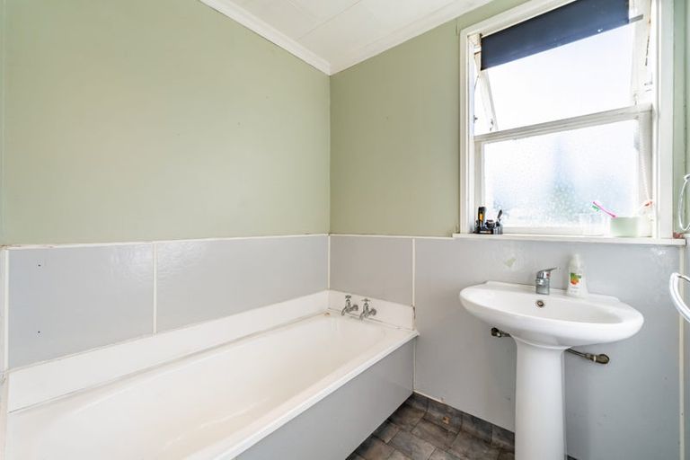 Photo of property in 26-26a Amundsen Grove, Stokes Valley, Lower Hutt, 5019