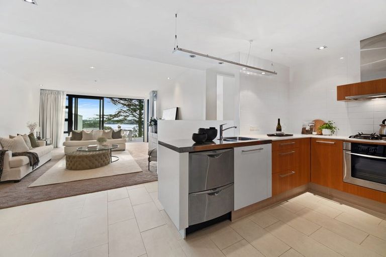 Photo of property in 15/258 Hurstmere Road, Takapuna, Auckland, 0622