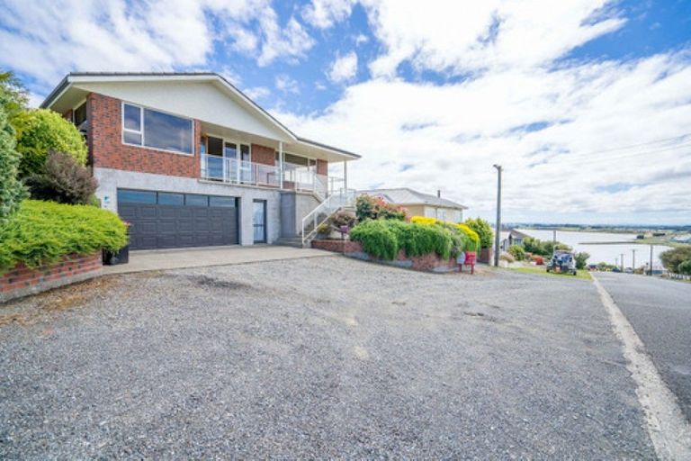 Photo of property in 12 Osborne Street, Riverton/aparima, Riverton, 9822