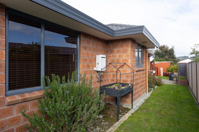 Photo of property in 48 Tennyson Avenue, Kelvin Grove, Palmerston North, 4414