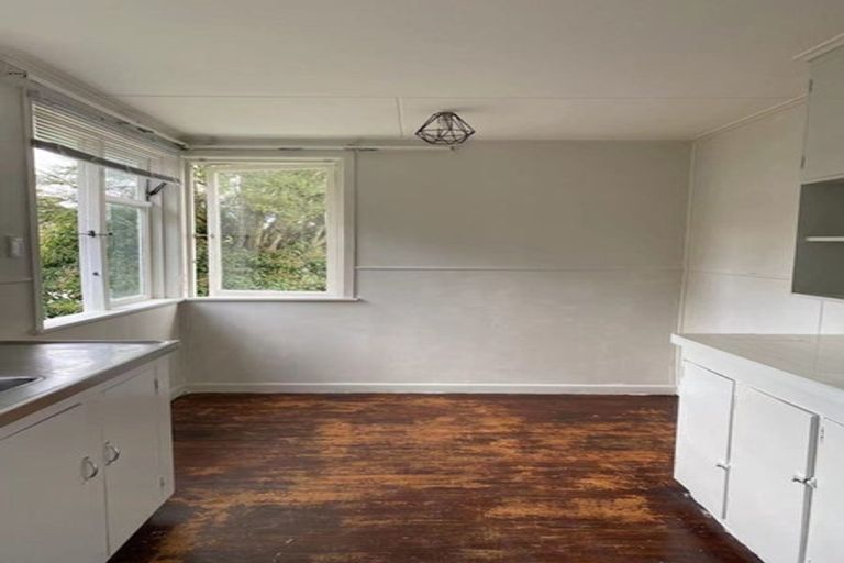 Photo of property in 81 Woodglen Road, Glen Eden, Auckland, 0602