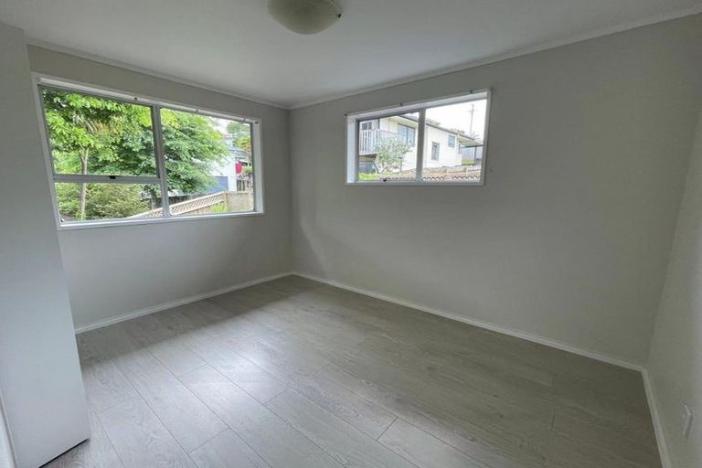Photo of property in 1/663 Beach Road, Rothesay Bay, Auckland, 0630