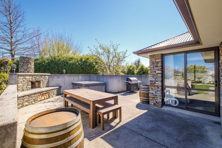 Photo of property in 48 Rob Roy Lane, Wanaka, 9305