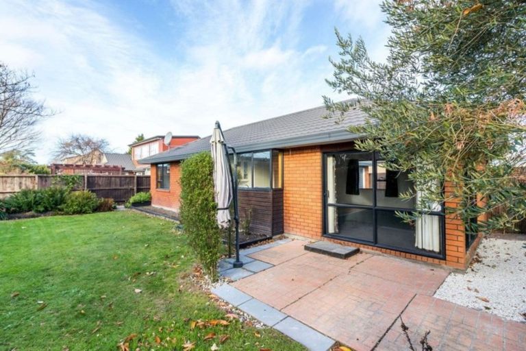 Photo of property in 2/8 Lovelock Street, Dallington, Christchurch, 8061