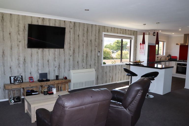 Photo of property in 8 Clutha Street, Alexandra, 9320