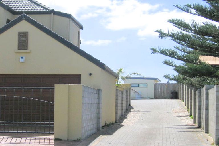 Photo of property in 1b Motiti Road, Papamoa Beach, Papamoa, 3118