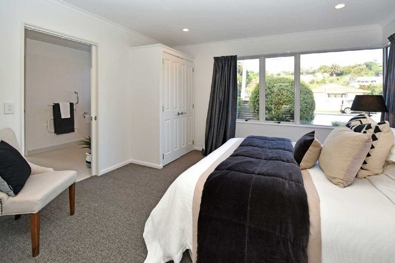 Photo of property in 6 Augusta Street, Redcliffs, Christchurch, 8081
