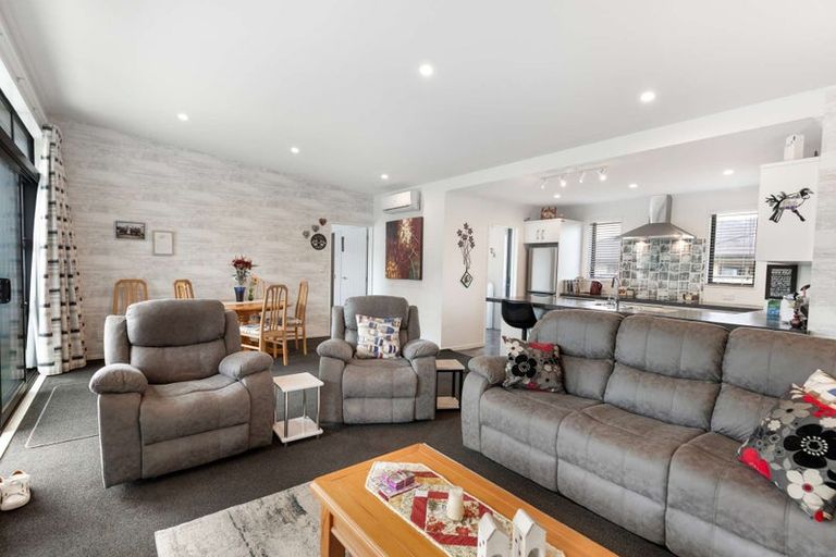 Photo of property in 7 Oak Crescent, Ashhurst, 4810