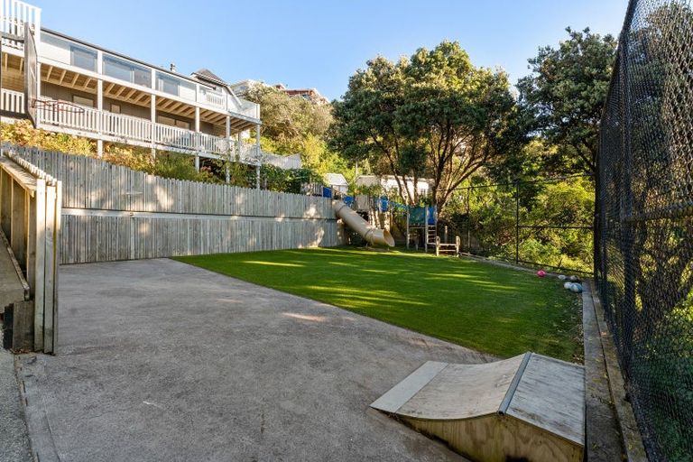 Photo of property in 147 Seatoun Heights Road, Miramar, Wellington, 6022