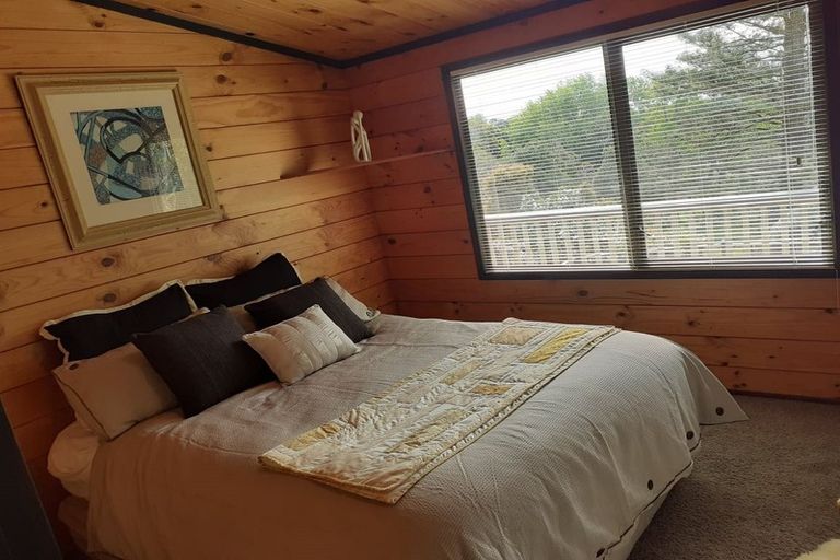 Photo of property in 8 Pararewa Drive, Whalers Gate, New Plymouth, 4310