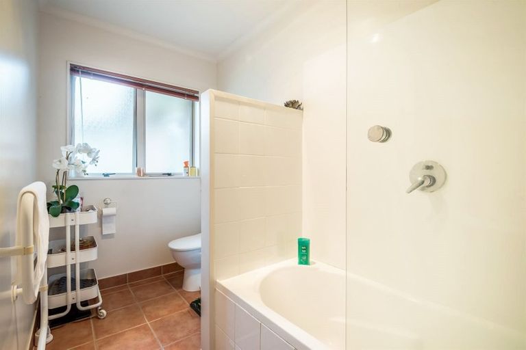 Photo of property in 63 Nimstedt Avenue, Oteha, Auckland, 0632