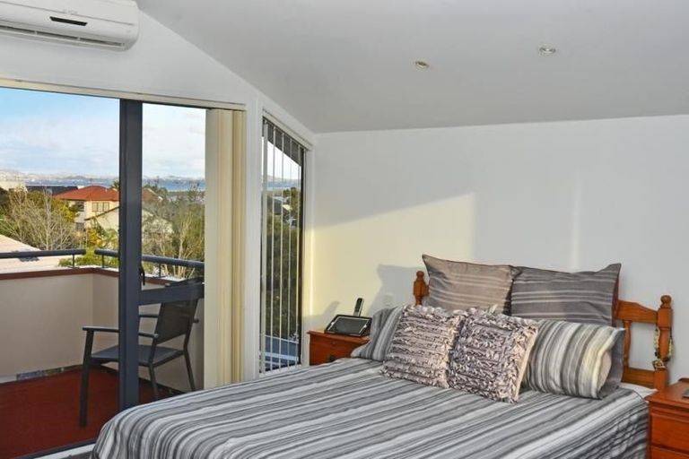 Photo of property in 136 Wiseley Road, West Harbour, Auckland, 0618