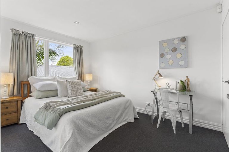 Photo of property in 59 Vandeleur Avenue, Birkdale, Auckland, 0626