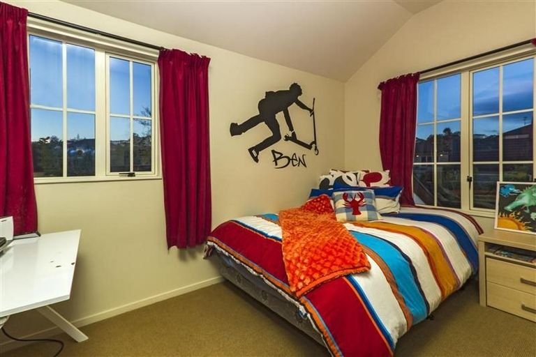 Photo of property in 7 Red Oak Place, Schnapper Rock, Auckland, 0632