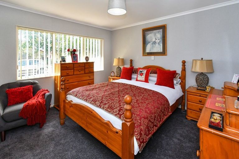 Photo of property in 6 Emmerdale Avenue, Papakura, 2110