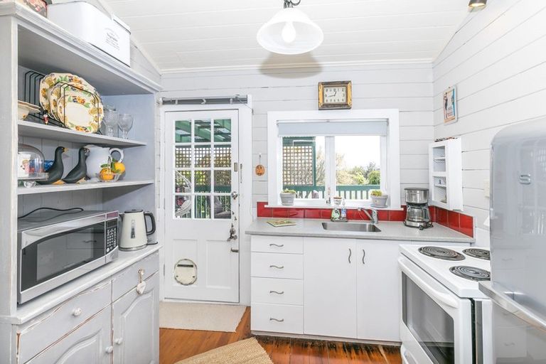 Photo of property in 106 Forest Lake Road, Forest Lake, Hamilton, 3200