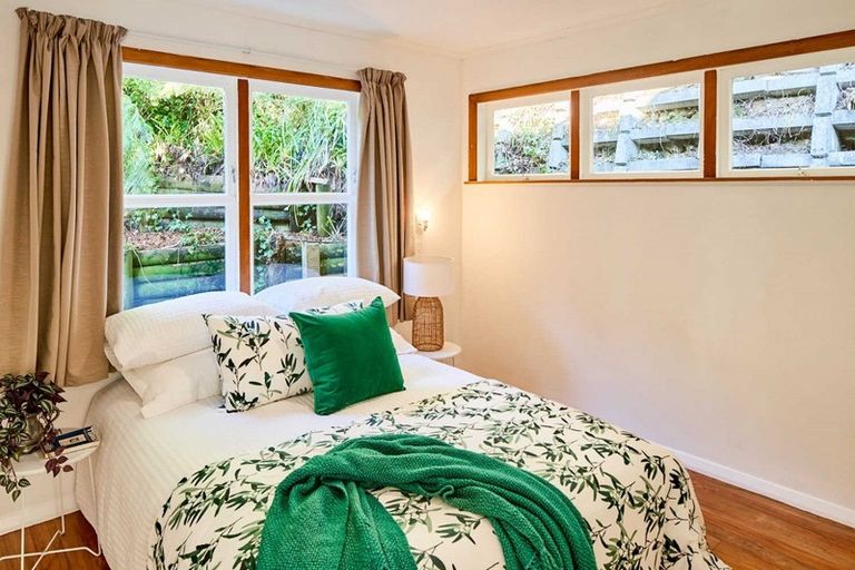 Photo of property in 57 Rona Street, Eastbourne, Lower Hutt, 5013