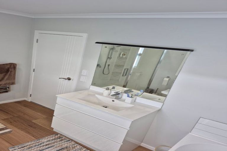 Photo of property in 26 Castletown Street, Wallaceville, Upper Hutt, 5018