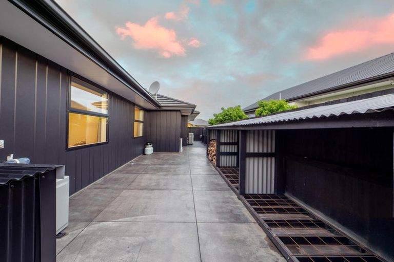 Photo of property in 112 Prestons Park Drive, Marshland, Christchurch, 8083