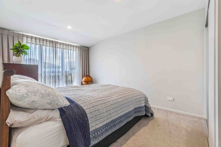 Photo of property in 17 Irving Place, Hobsonville, Auckland, 0616