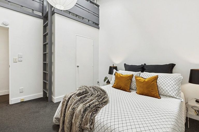 Photo of property in 1/5 Hopper Street, Mount Cook, Wellington, 6011