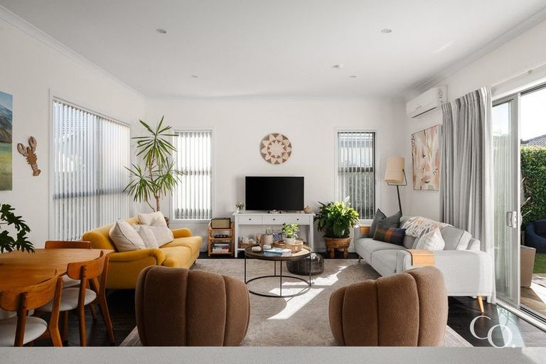 Photo of property in 35 Awatira Drive, Papamoa Beach, Papamoa, 3118