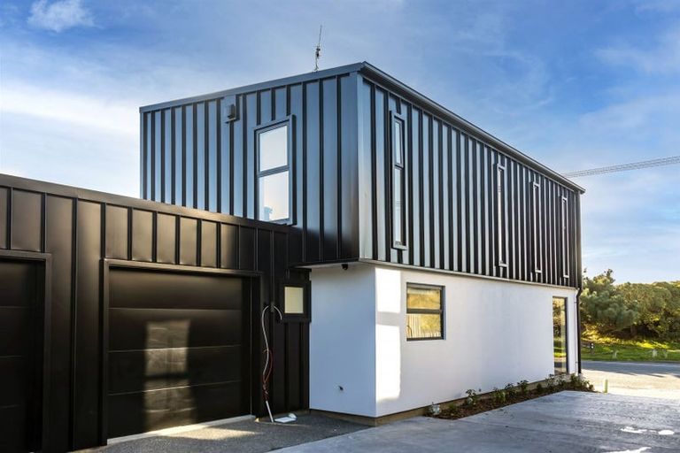 Photo of property in 163a Marine Parade, New Brighton, Christchurch, 8083