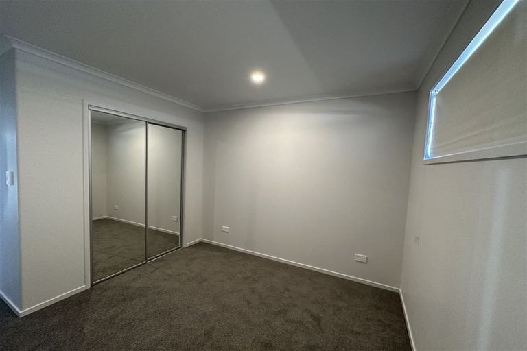 Photo of property in 58 Archibald Road, Kelston, Auckland, 0602