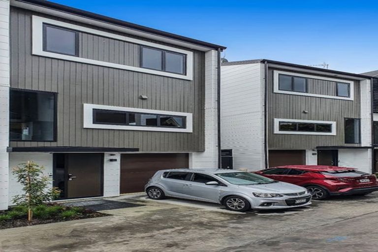 Photo of property in 11 Stockade View Lane, Howick, Auckland, 2014