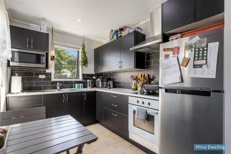 Photo of property in 123 Waimumu Road, Massey, Auckland, 0614