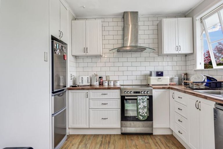 Photo of property in 73 Morrow Avenue, St Andrews, Hamilton, 3200